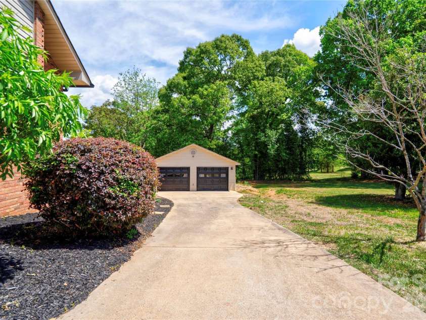 176 Knollwood Drive, Forest City, NC 28043.  MLS# CAR4372409, YatesRealty ID 13928. 
