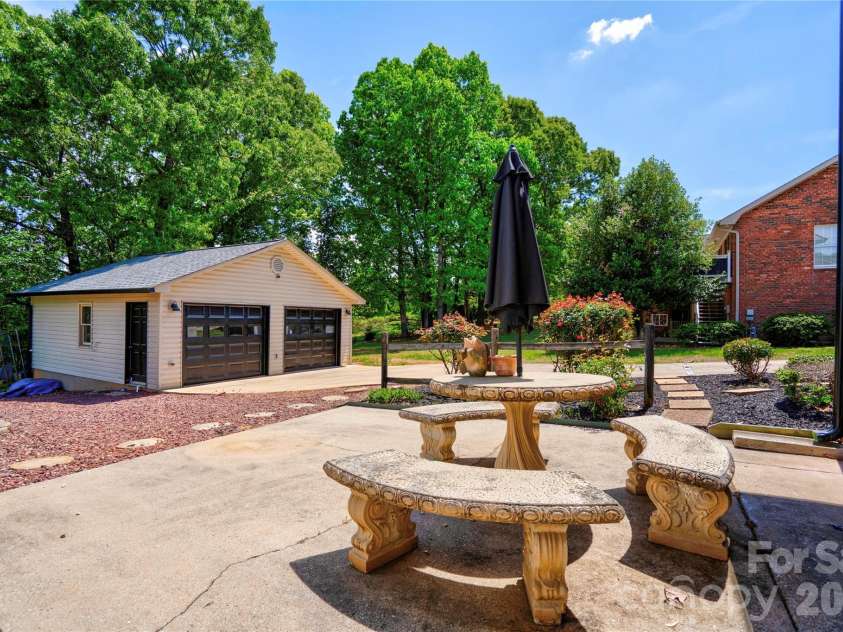 176 Knollwood Drive, Forest City, NC 28043.  MLS# CAR4372409, YatesRealty ID 13928. 