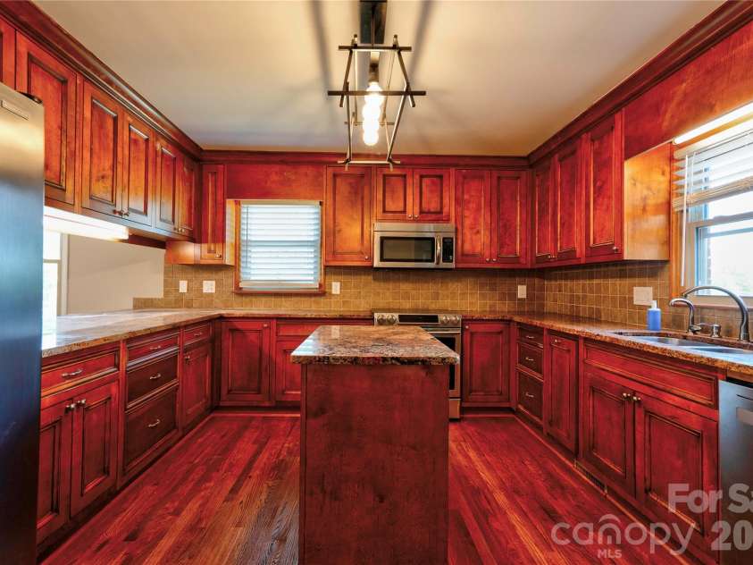 176 Knollwood Drive, Forest City, NC 28043.  MLS# CAR4372409, YatesRealty ID 13928. 