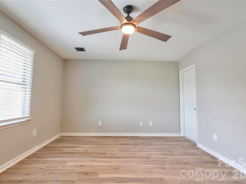 176 Knollwood Drive, Forest City, NC 28043.  MLS# CAR4372409, YatesRealty ID 13928. 
