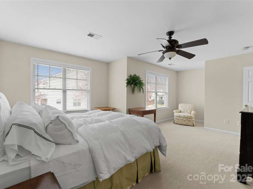 6635 Vlosi Drive, Charlotte, NC 28226.  MLS# CAR4235727, YatesRealty ID 13928. 