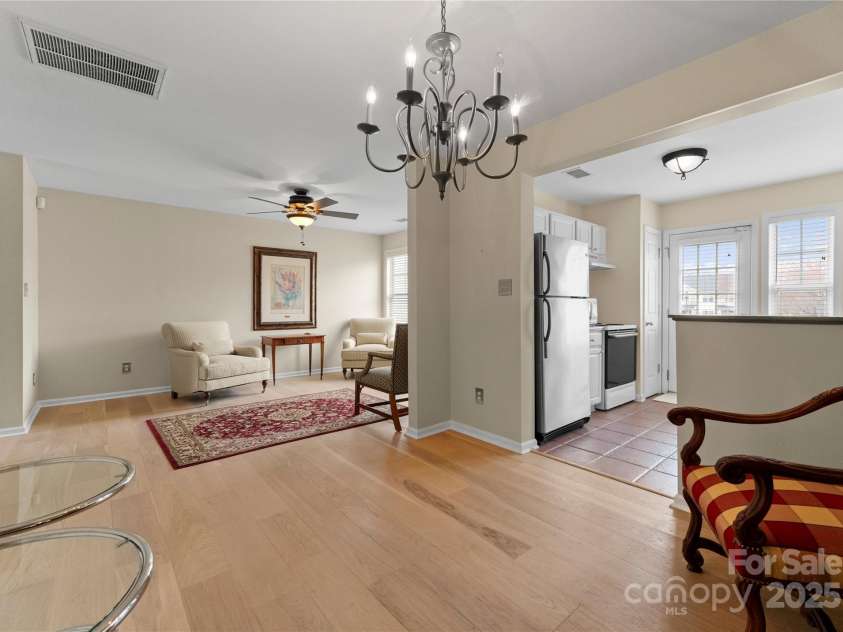 6635 Vlosi Drive, Charlotte, NC 28226.  MLS# CAR4235727, YatesRealty ID 13928. 