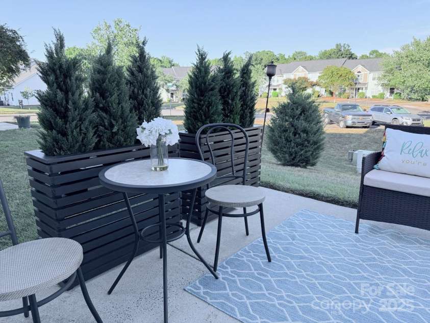 6635 Vlosi Drive, Charlotte, NC 28226.  MLS# CAR4235727, YatesRealty ID 13928. 