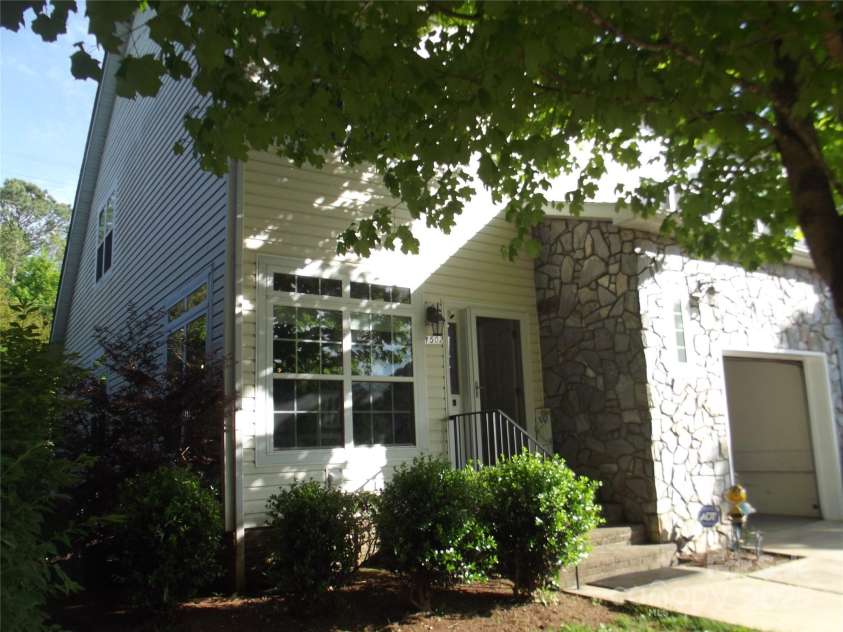 1502 Mulberry Ridge Drive, Newton, NC 28658.  MLS# CAR4252057, YatesRealty ID 13929. 