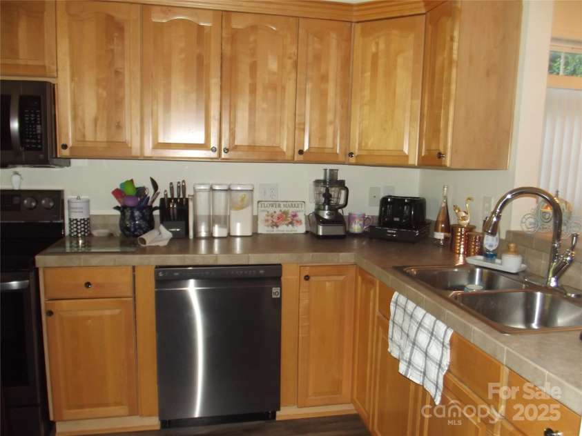 1502 Mulberry Ridge Drive, Newton, NC 28658.  MLS# CAR4252057, YatesRealty ID 13929. 