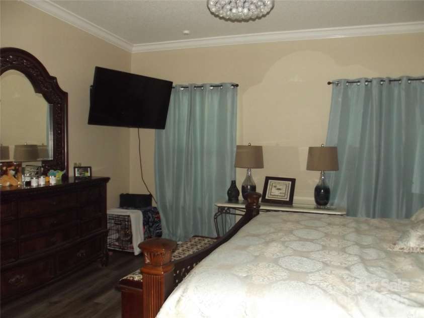 1502 Mulberry Ridge Drive, Newton, NC 28658.  MLS# CAR4252057, YatesRealty ID 13929. Master Bedroom