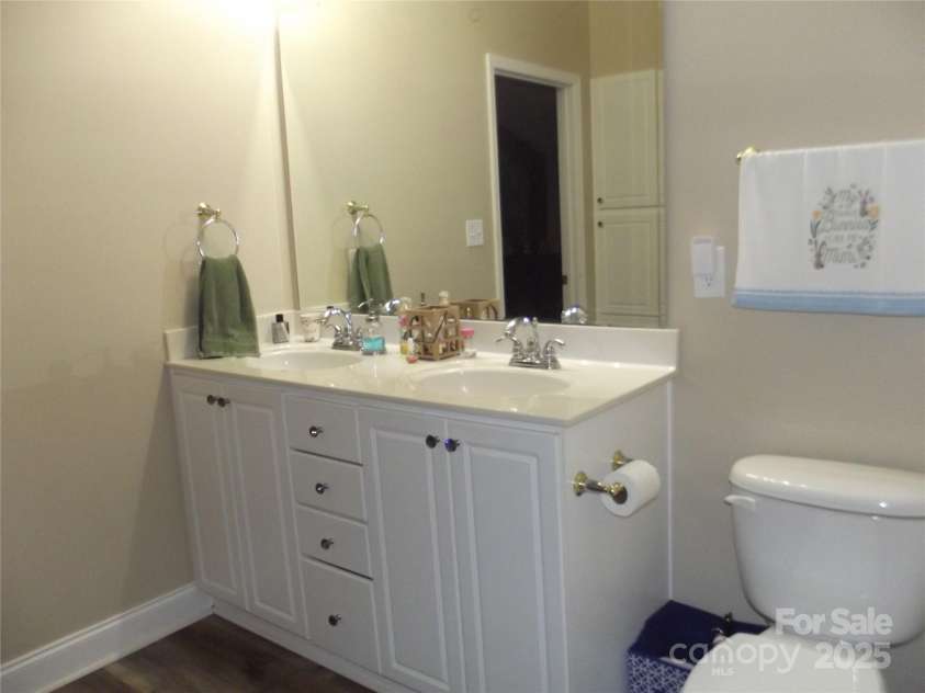 1502 Mulberry Ridge Drive, Newton, NC 28658.  MLS# CAR4252057, YatesRealty ID 13929. Tall Double Sink Vanity