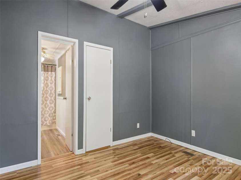 30 Griffin Lane, Candler, NC 28715.  MLS# CAR4253020, YatesRealty ID 13929. 