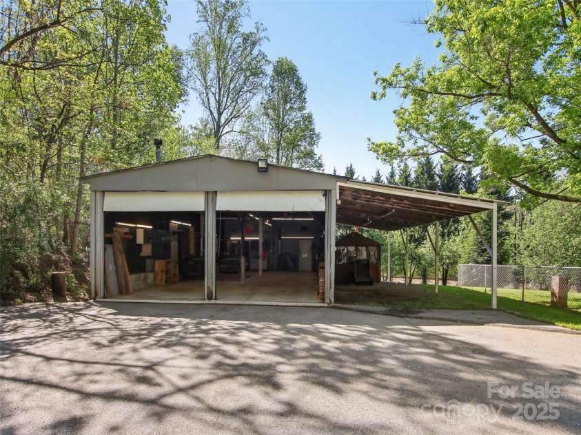 30 Griffin Lane, Candler, NC 28715.  MLS# CAR4253020, YatesRealty ID 13929. 