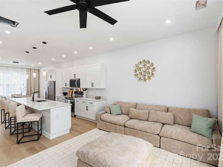 45 Richland Street, Waynesville, NC 28786.  MLS# CAR4331469, YatesRealty ID 1393. Great room