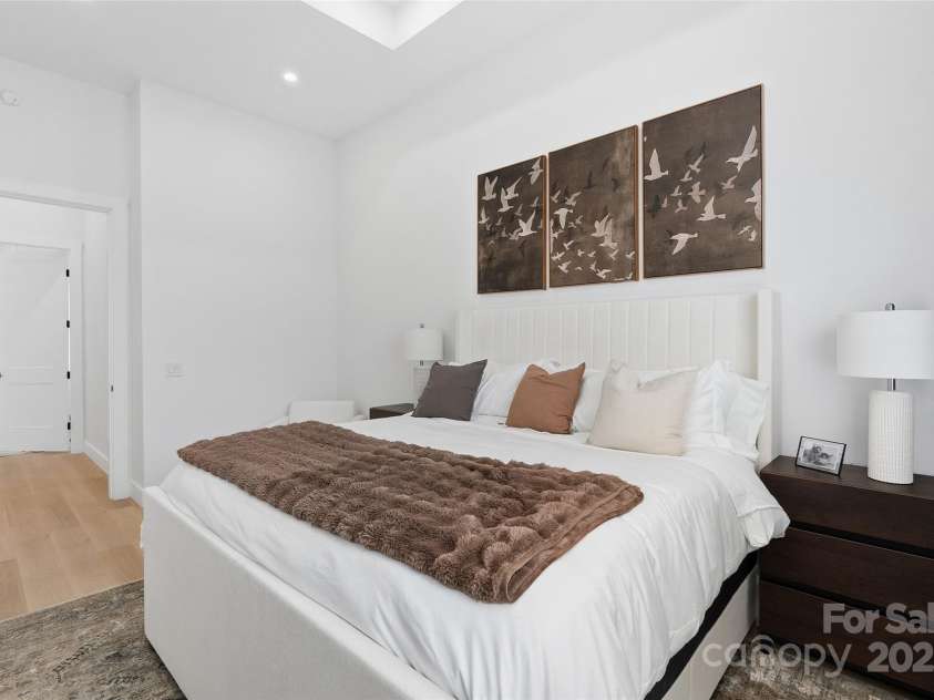 45 Richland Street, Waynesville, NC 28786.  MLS# CAR4331469, YatesRealty ID 1393. Primary Ensuite