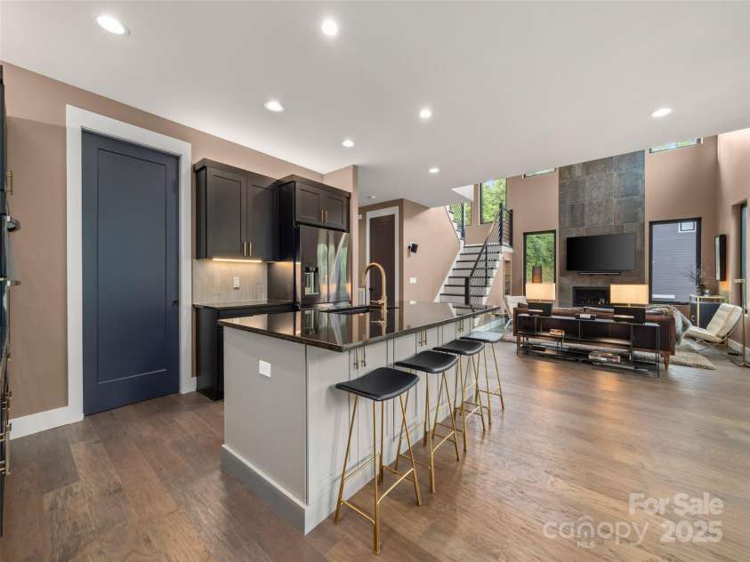 127 Rough Bark Trail, Asheville, NC 28806.  MLS# CAR4245561, YatesRealty ID 13930. 