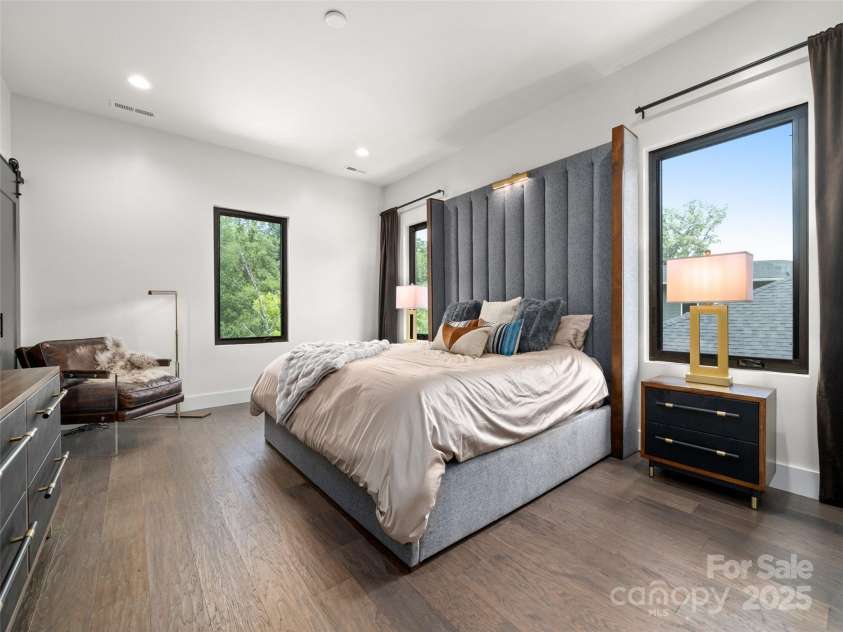 127 Rough Bark Trail, Asheville, NC 28806.  MLS# CAR4245561, YatesRealty ID 13930. 