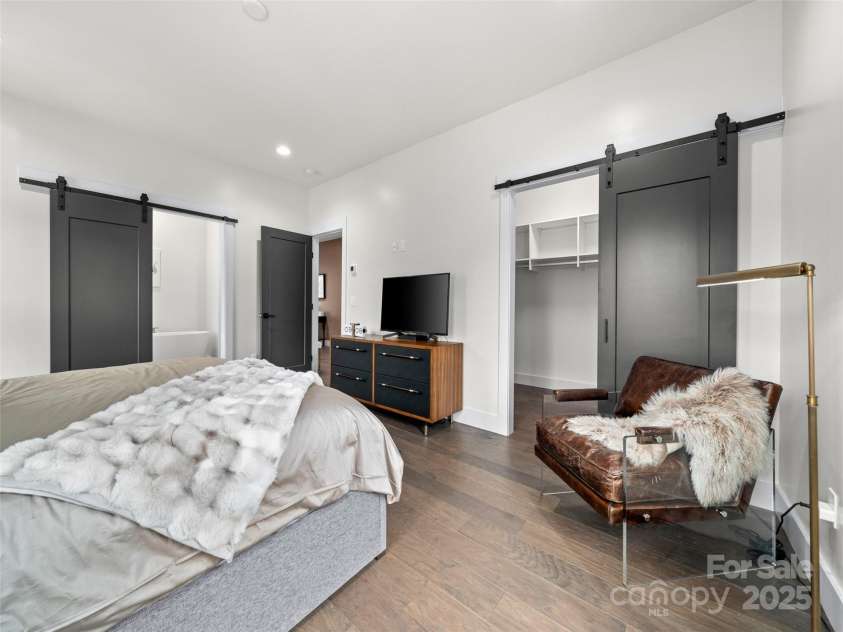 127 Rough Bark Trail, Asheville, NC 28806.  MLS# CAR4245561, YatesRealty ID 13930. 