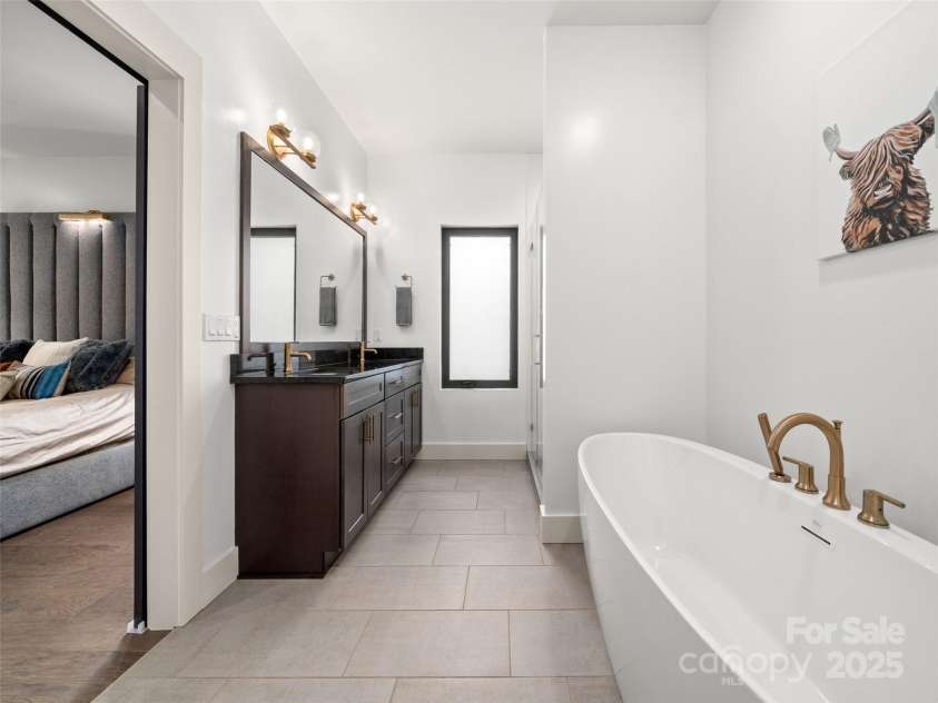 127 Rough Bark Trail, Asheville, NC 28806.  MLS# CAR4245561, YatesRealty ID 13930. 