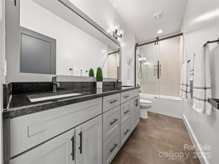 127 Rough Bark Trail, Asheville, NC 28806.  MLS# CAR4245561, YatesRealty ID 13930. 