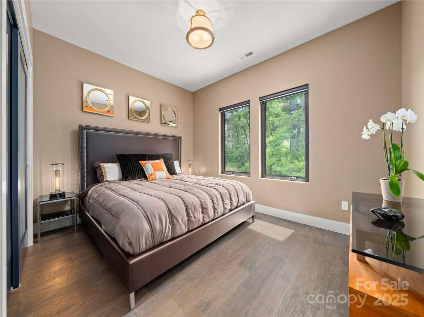 127 Rough Bark Trail, Asheville, NC 28806.  MLS# CAR4245561, YatesRealty ID 13930. 