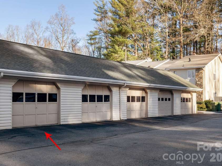 321 Britton Creek Drive, Hendersonville, NC 28791.  MLS# CAR4398134, YatesRealty ID 13930. Detached Garage