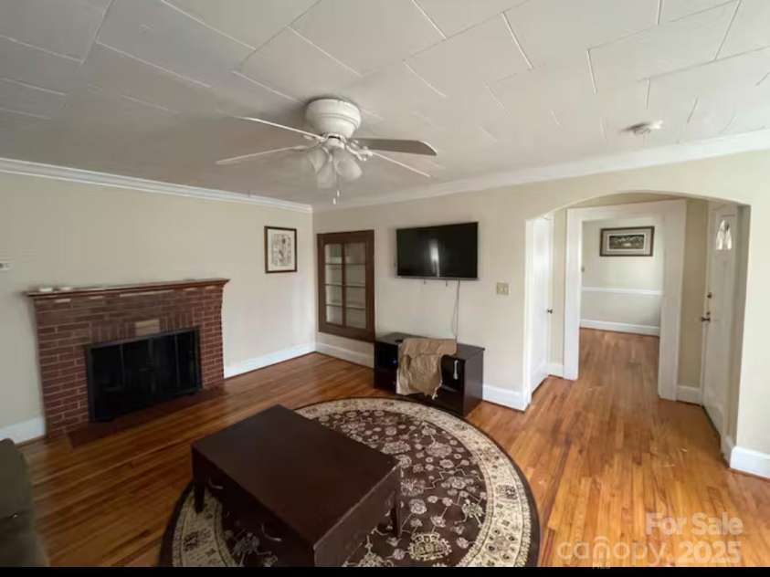 1 Knob Drive, Lexington, NC 27295.  MLS# CAR4254809, YatesRealty ID 13931. 