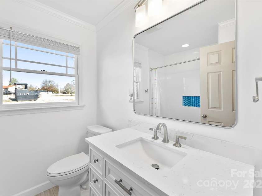 1351 Hardin Road, Dallas, NC 28034.  MLS# CAR4258208, YatesRealty ID 13932. 2nd bathroom