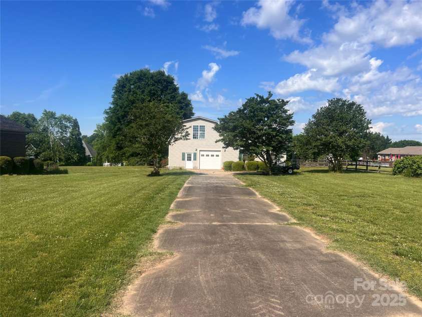 1351 Hardin Road, Dallas, NC 28034.  MLS# CAR4258208, YatesRealty ID 13932. 