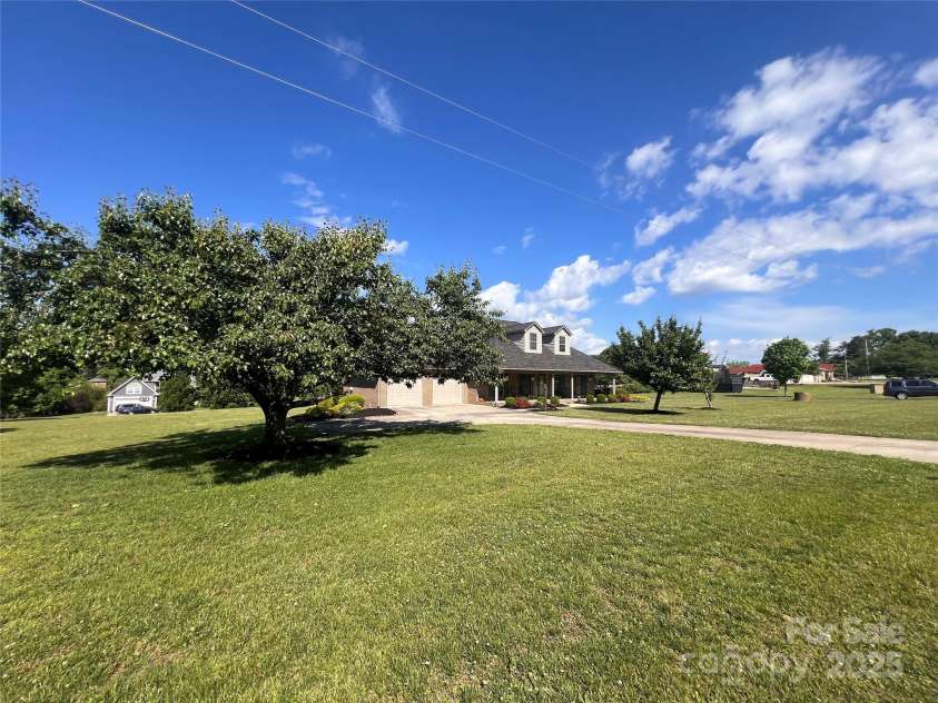 1351 Hardin Road, Dallas, NC 28034.  MLS# CAR4258208, YatesRealty ID 13932. 