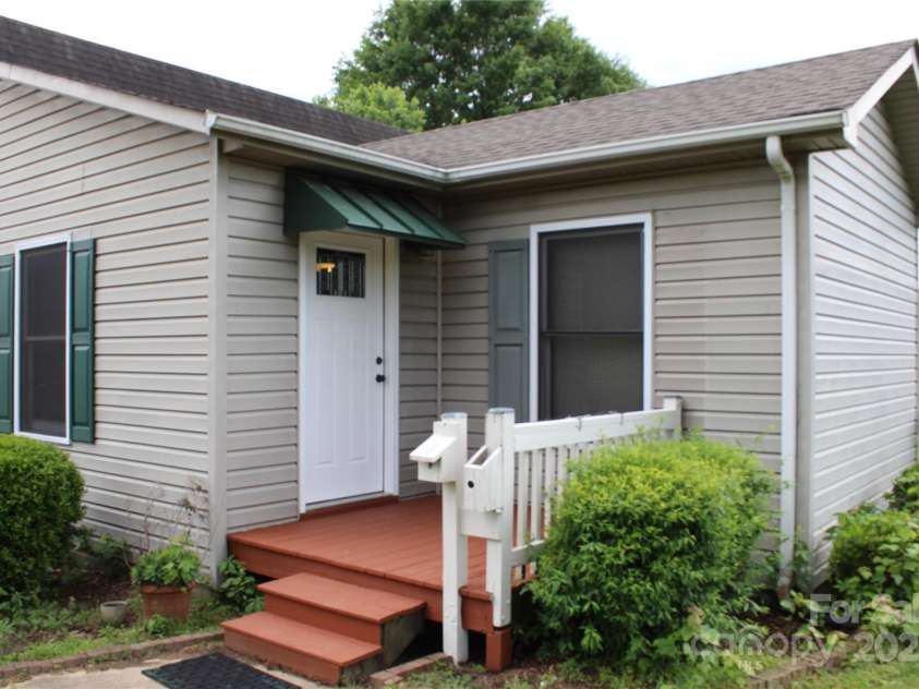 1351 Hardin Road, Dallas, NC 28034.  MLS# CAR4258208, YatesRealty ID 13932. Guest house