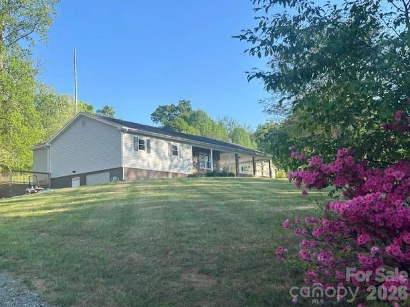 1375 Bradford Mountain Road, Lenoir, NC 28645.  MLS# CAR4244111, YatesRealty ID 13932. 