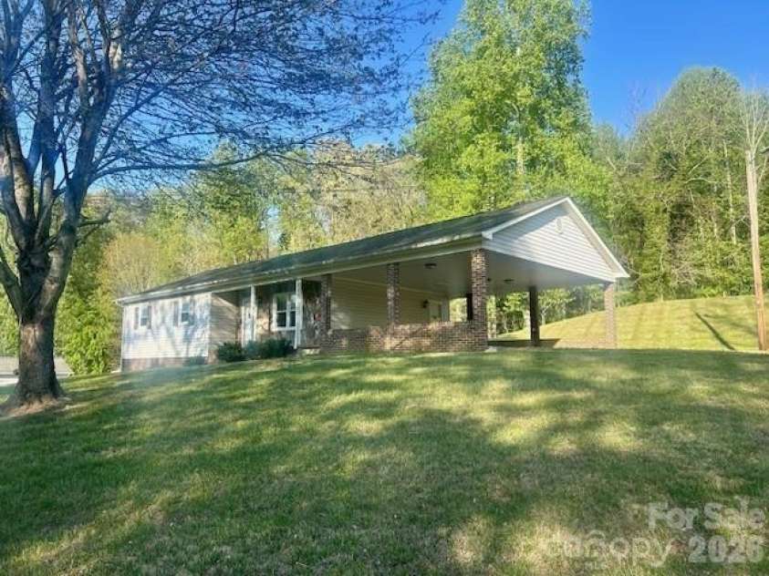 1375 Bradford Mountain Road, Lenoir, NC 28645.  MLS# CAR4244111, YatesRealty ID 13932. 