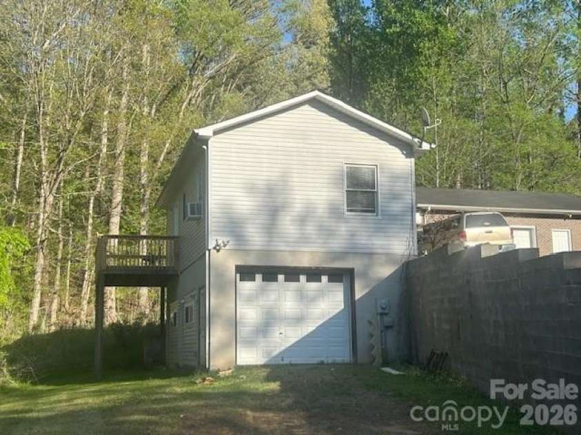 1375 Bradford Mountain Road, Lenoir, NC 28645.  MLS# CAR4244111, YatesRealty ID 13932. 