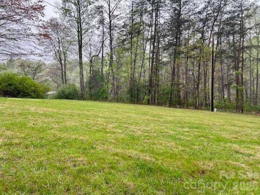 1375 Bradford Mountain Road, Lenoir, NC 28645.  MLS# CAR4244111, YatesRealty ID 13932. 