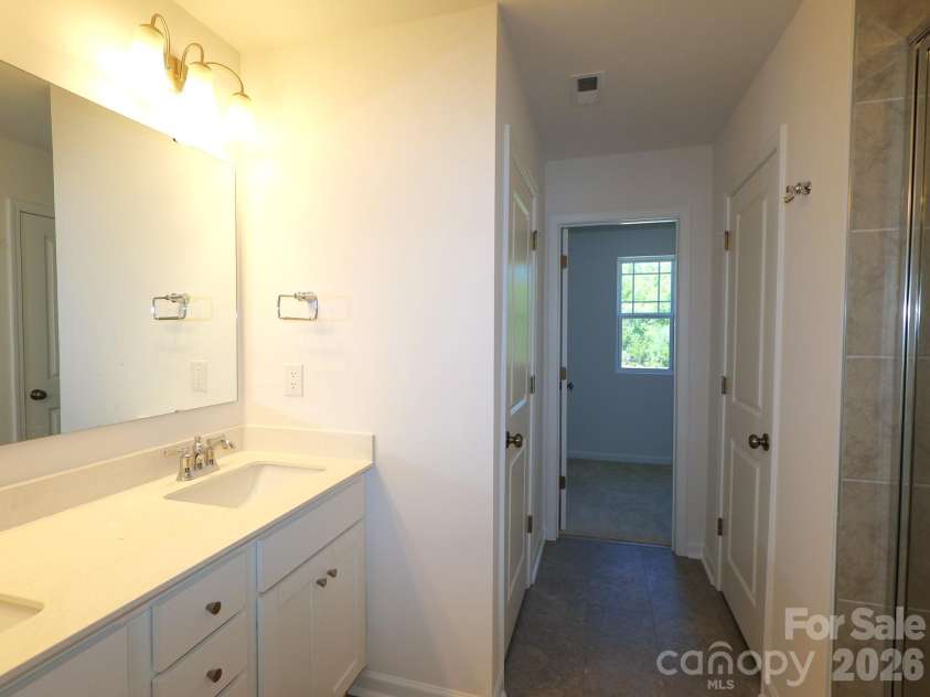 1753 Boulder Ridge Drive, Gastonia, NC 28052.  MLS# CAR4347070, YatesRealty ID 13934. Owner's suite