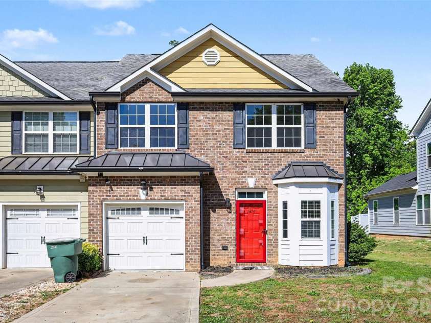 1079 Laurel Lane, Gastonia, NC 28054.  MLS# CAR4360052, YatesRealty ID 13935. 