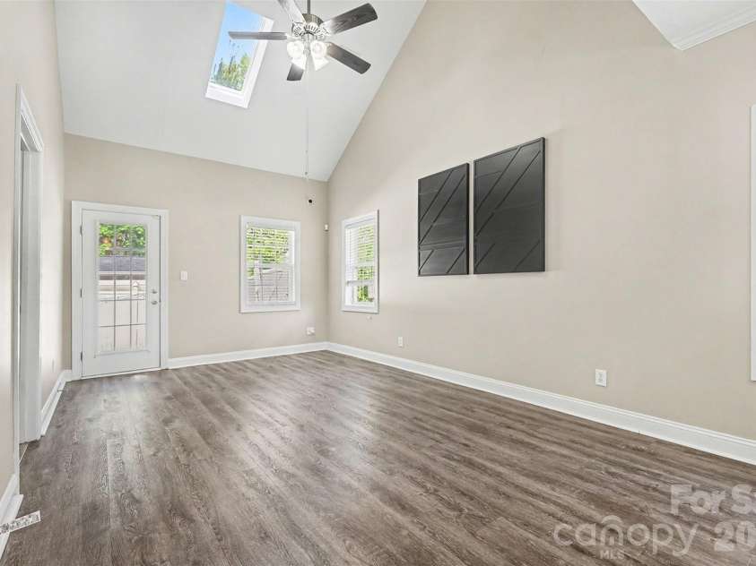 1079 Laurel Lane, Gastonia, NC 28054.  MLS# CAR4360052, YatesRealty ID 13935. 