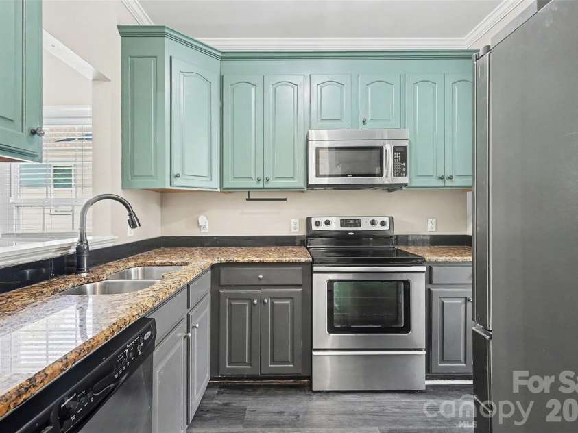 1079 Laurel Lane, Gastonia, NC 28054.  MLS# CAR4360052, YatesRealty ID 13935. 