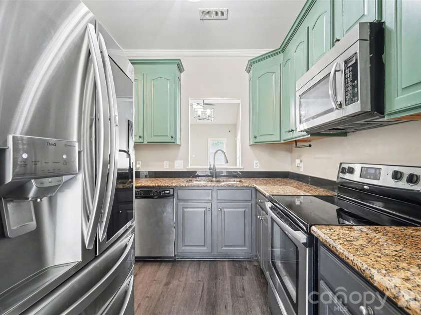 1079 Laurel Lane, Gastonia, NC 28054.  MLS# CAR4360052, YatesRealty ID 13935. 