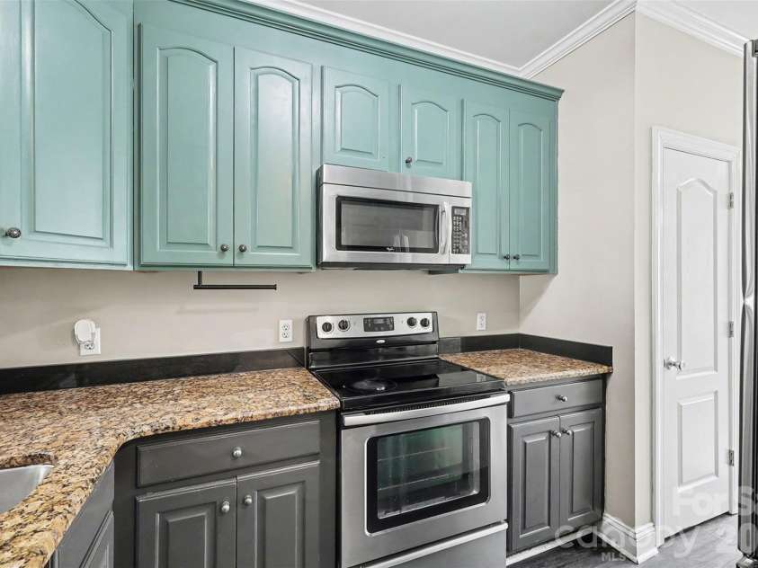 1079 Laurel Lane, Gastonia, NC 28054.  MLS# CAR4360052, YatesRealty ID 13935. 
