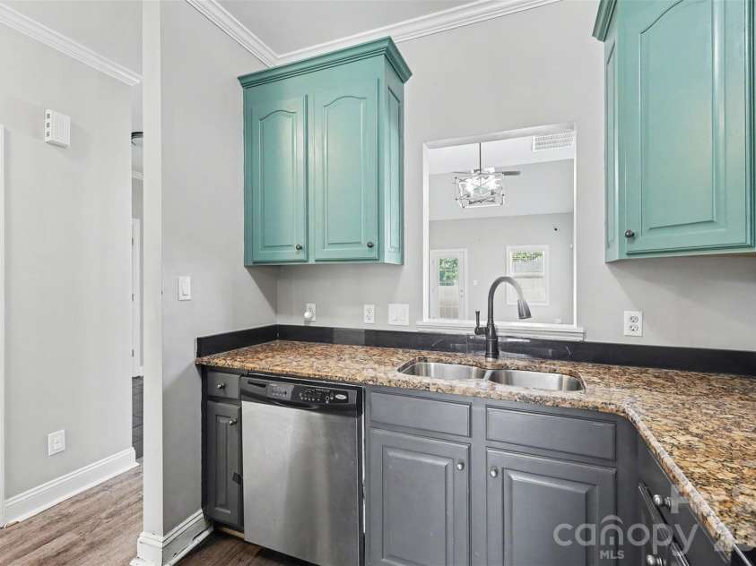 1079 Laurel Lane, Gastonia, NC 28054.  MLS# CAR4360052, YatesRealty ID 13935. 