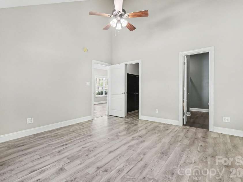 1079 Laurel Lane, Gastonia, NC 28054.  MLS# CAR4360052, YatesRealty ID 13935. 