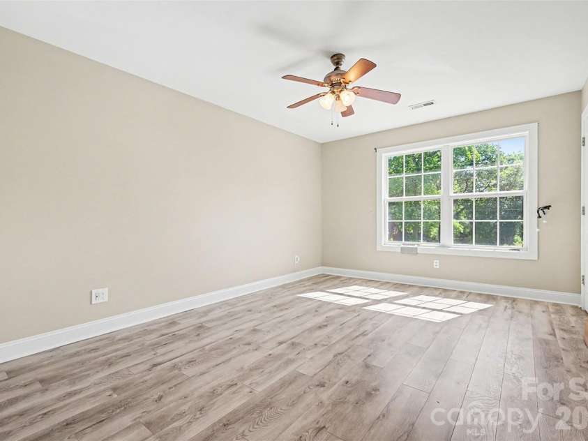1079 Laurel Lane, Gastonia, NC 28054.  MLS# CAR4360052, YatesRealty ID 13935. 
