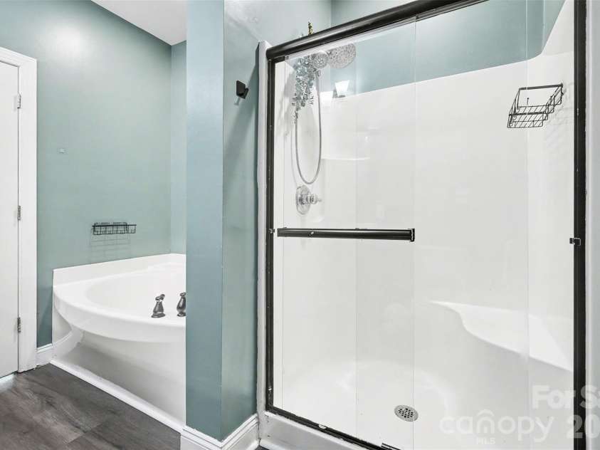 1079 Laurel Lane, Gastonia, NC 28054.  MLS# CAR4360052, YatesRealty ID 13935. 