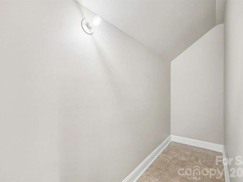 1079 Laurel Lane, Gastonia, NC 28054.  MLS# CAR4360052, YatesRealty ID 13935. 