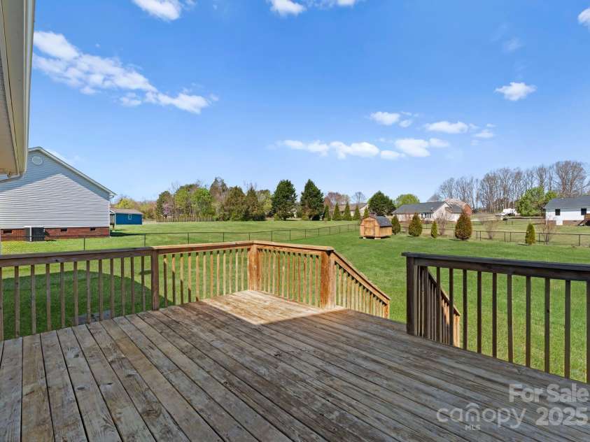 238 Lippard Springs Circle, Statesville, NC 28677.  MLS# CAR4240336, YatesRealty ID 13935. 