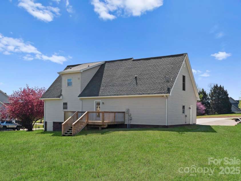 238 Lippard Springs Circle, Statesville, NC 28677.  MLS# CAR4240336, YatesRealty ID 13935. 