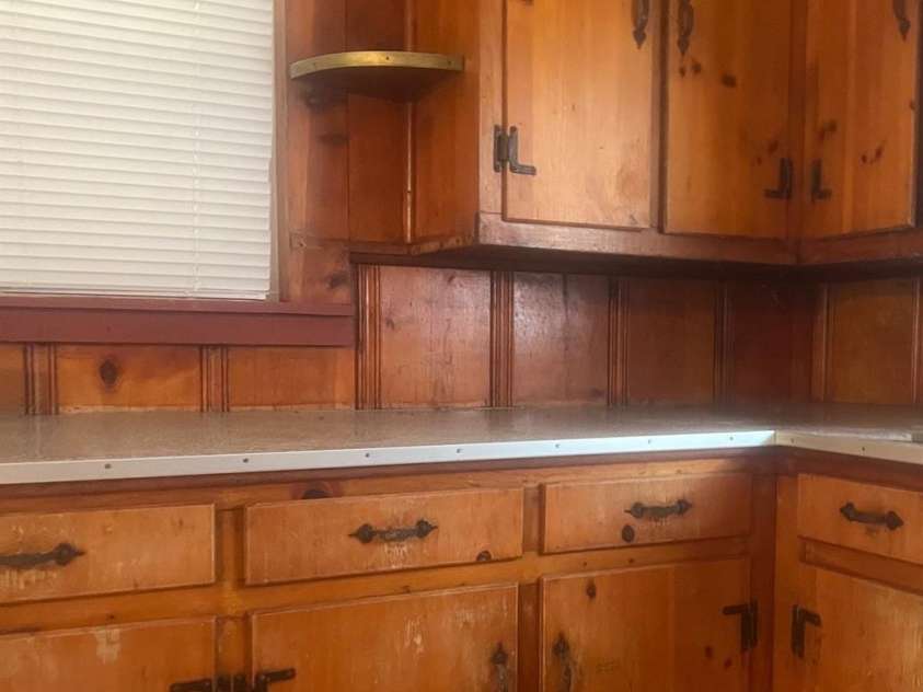 610 Maryland Avenue, Bessemer City, NC 28016.  MLS# CAR4259433, YatesRealty ID 13937. 