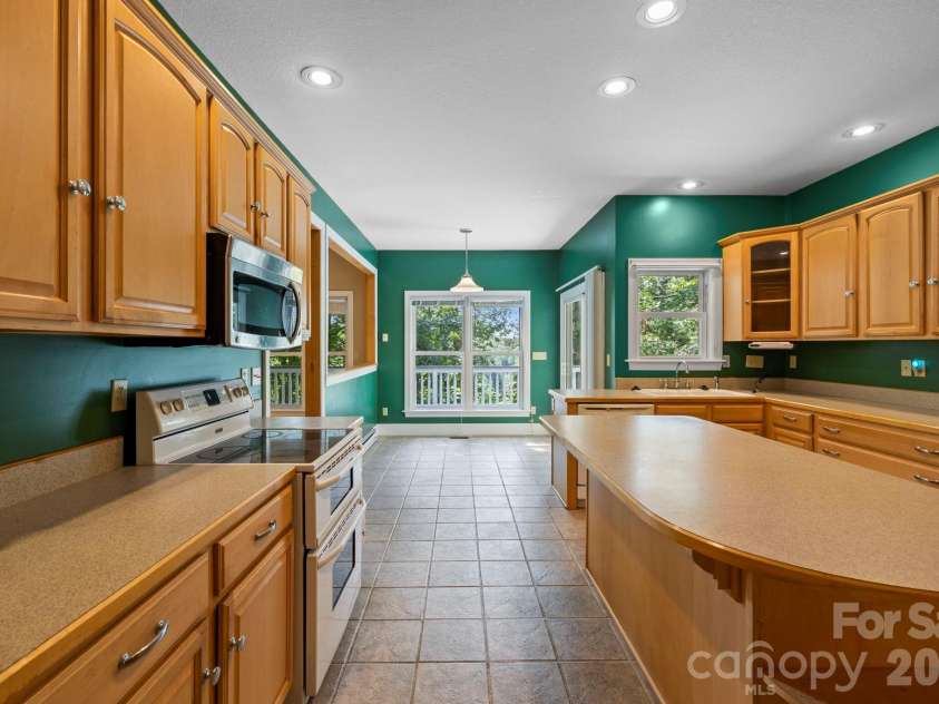 36 Macedonia West Drive, Saluda, NC 28773.  MLS# CAR4293153, YatesRealty ID 13938. 