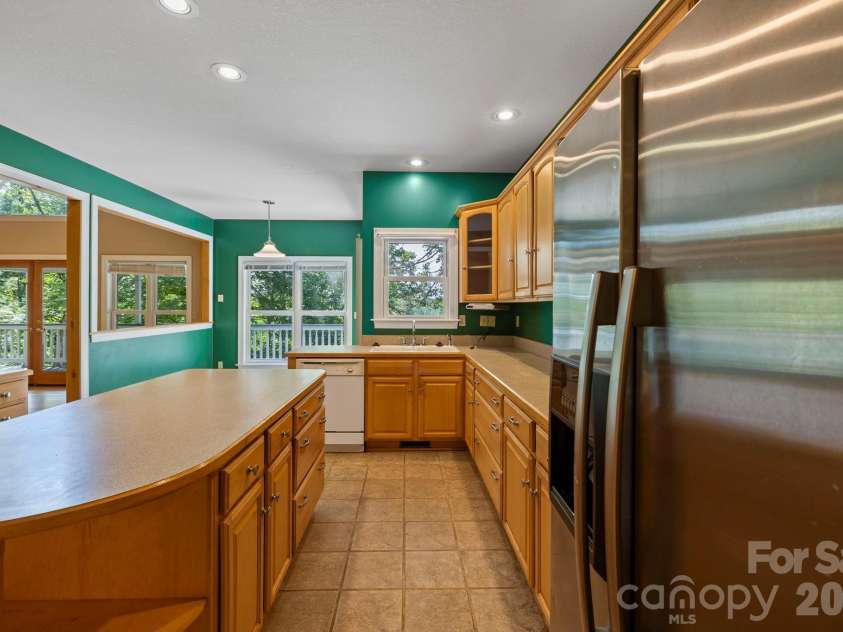 36 Macedonia West Drive, Saluda, NC 28773.  MLS# CAR4293153, YatesRealty ID 13938. 