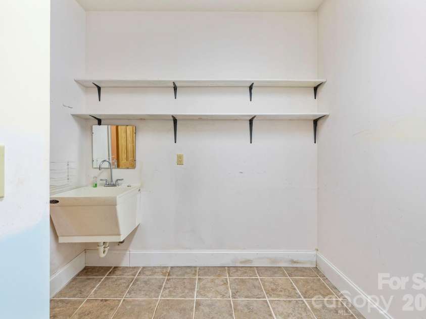 36 Macedonia West Drive, Saluda, NC 28773.  MLS# CAR4293153, YatesRealty ID 13938. 