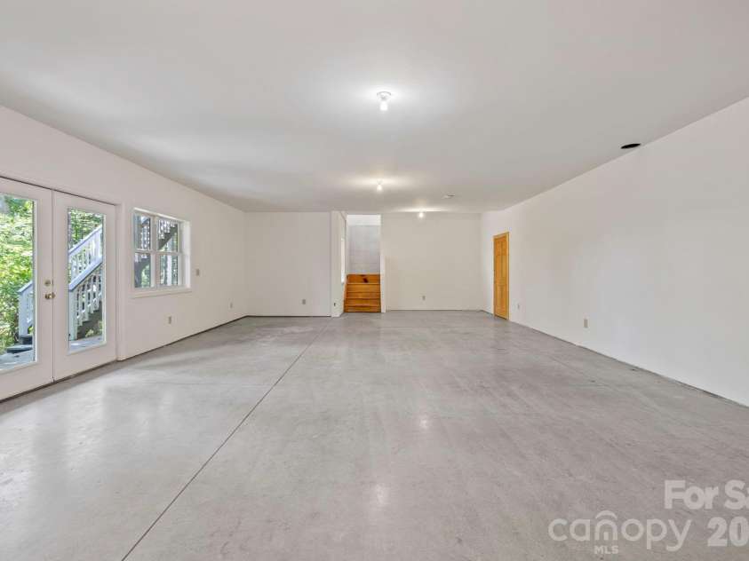 36 Macedonia West Drive, Saluda, NC 28773.  MLS# CAR4293153, YatesRealty ID 13938. 