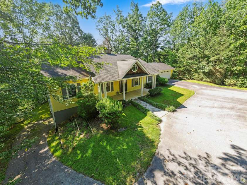 36 Macedonia West Drive, Saluda, NC 28773.  MLS# CAR4293153, YatesRealty ID 13938. 